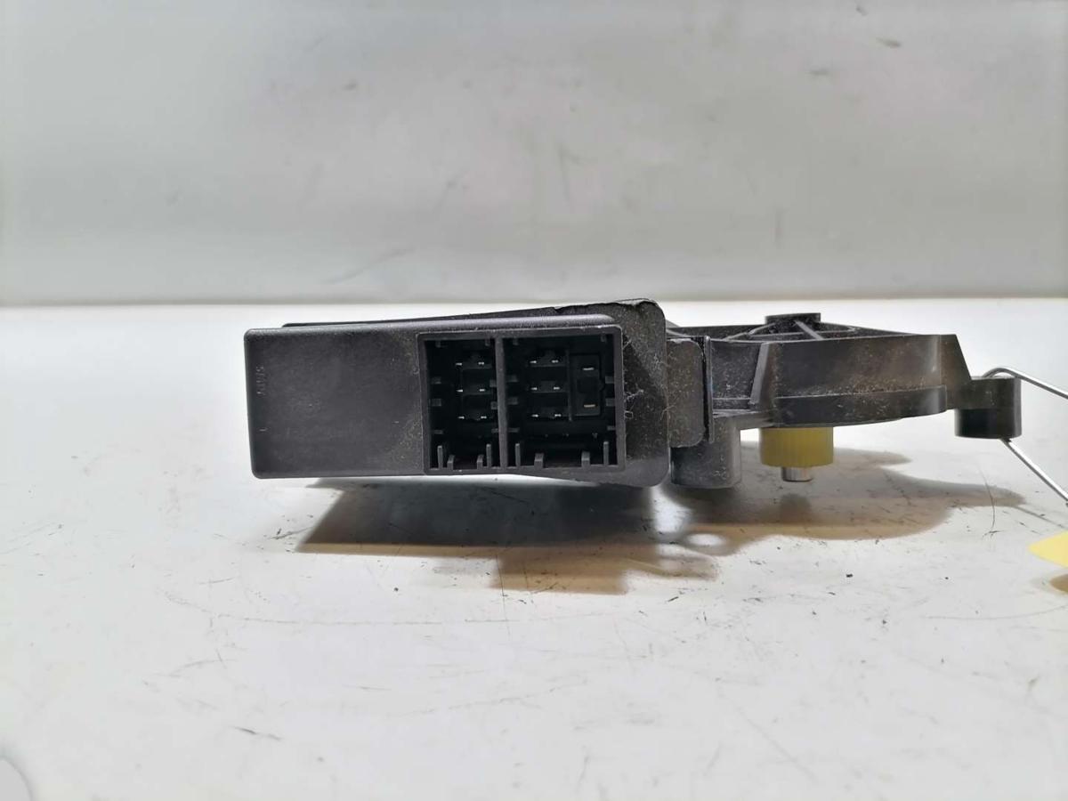 VW Polo 9N3 original Fensterhebermotor vorn links Bj.2005